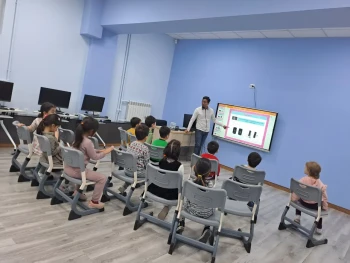 Smart school class